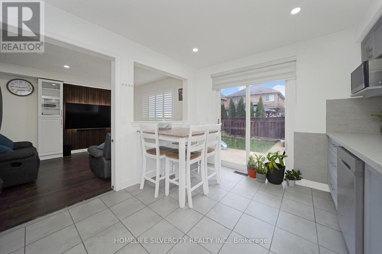 15 Diploma Drive, Brampton, Ontario  L6P 1M3 - Photo 14 - W12525328