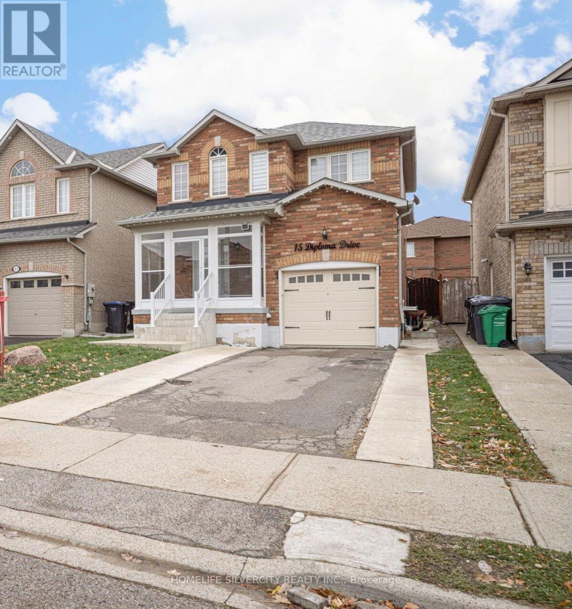 15 Diploma Drive, Brampton, Ontario  L6P 1M3 - Photo 2 - W12525328