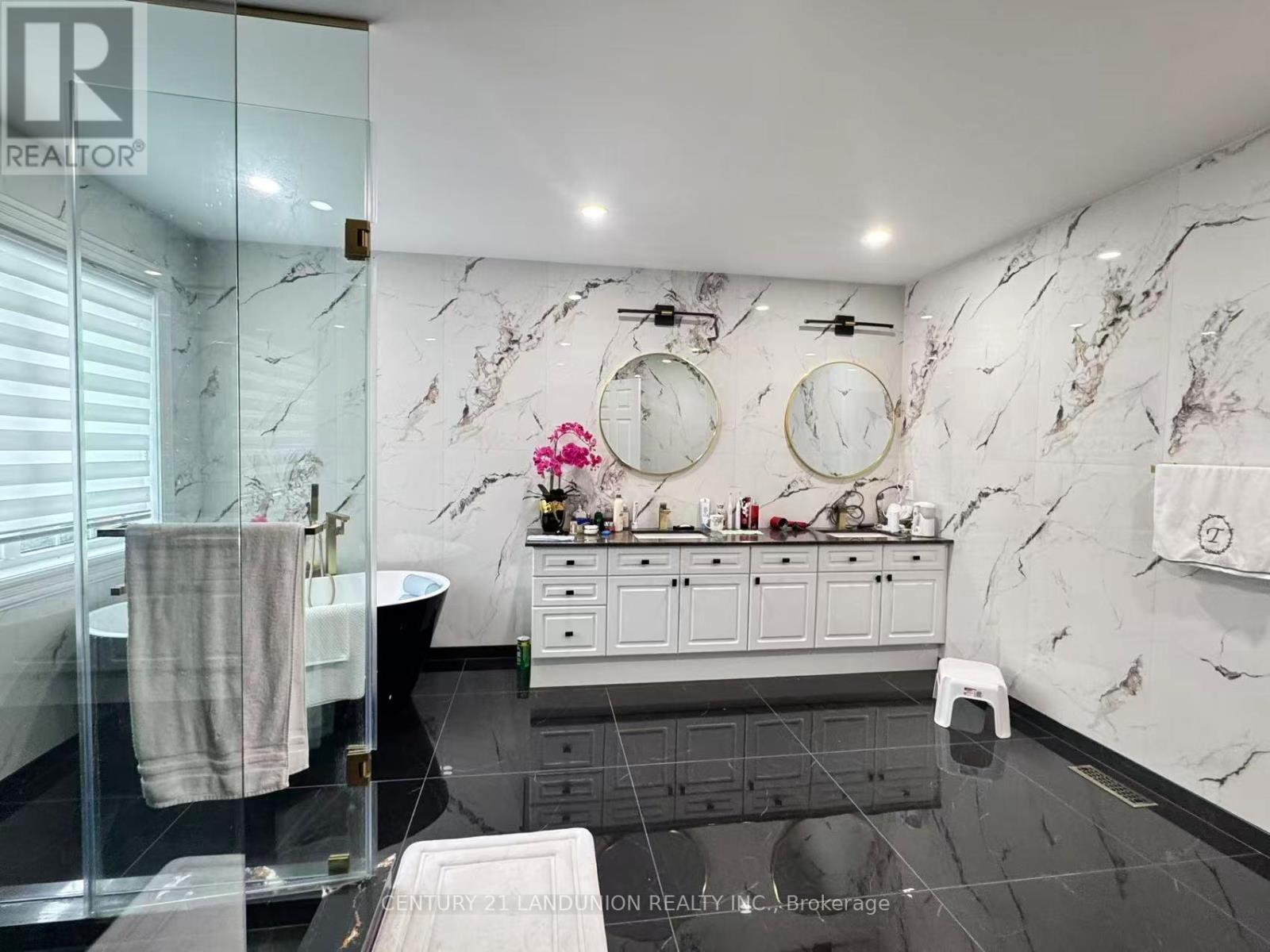 5 Dafoe Court, Aurora, Ontario L4G 7C8 - Photo 16 - N12540780