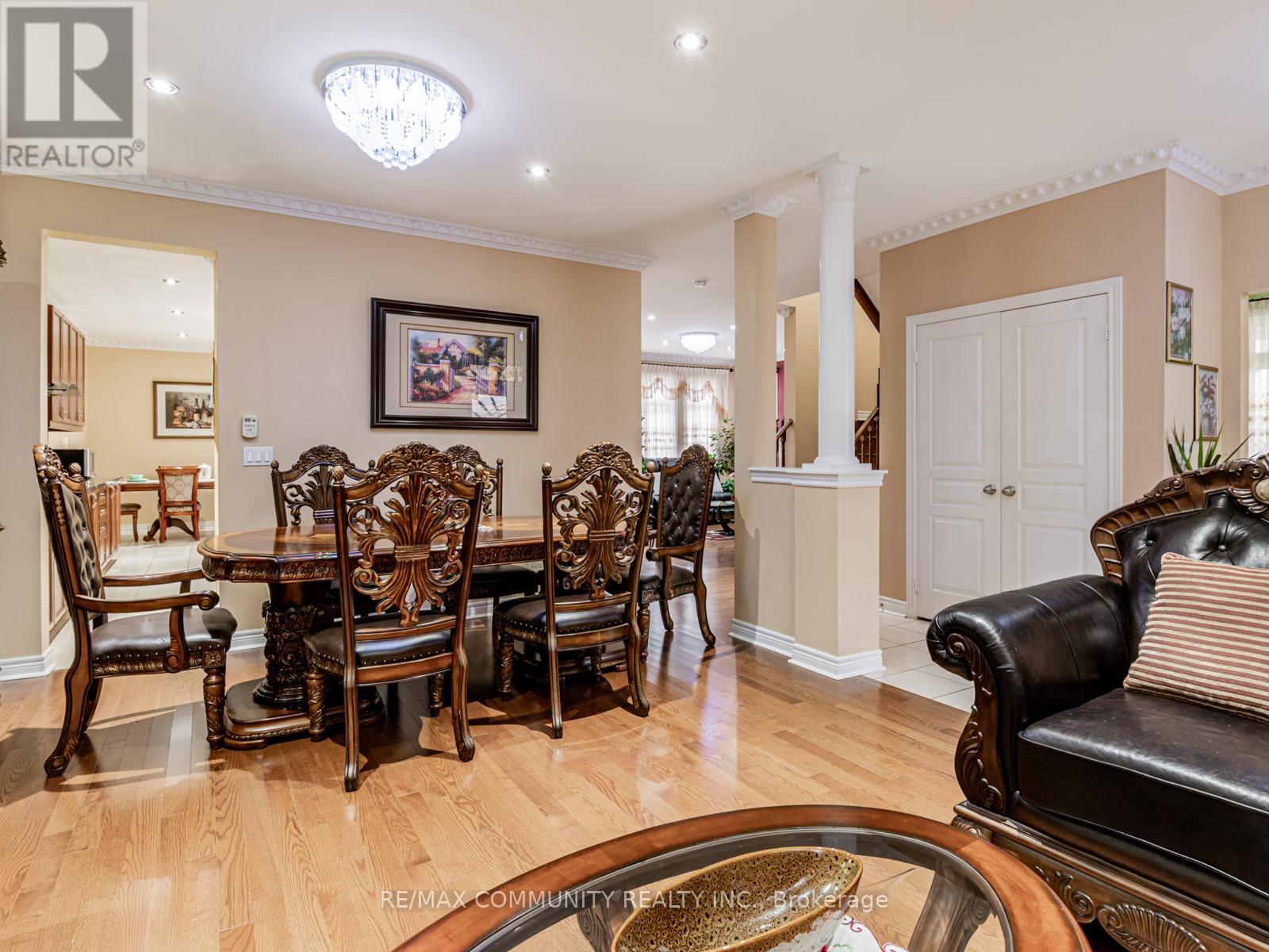 27 Windyton Avenue, Markham, Ontario  L6B 0V5 - Photo 7 - N12535350