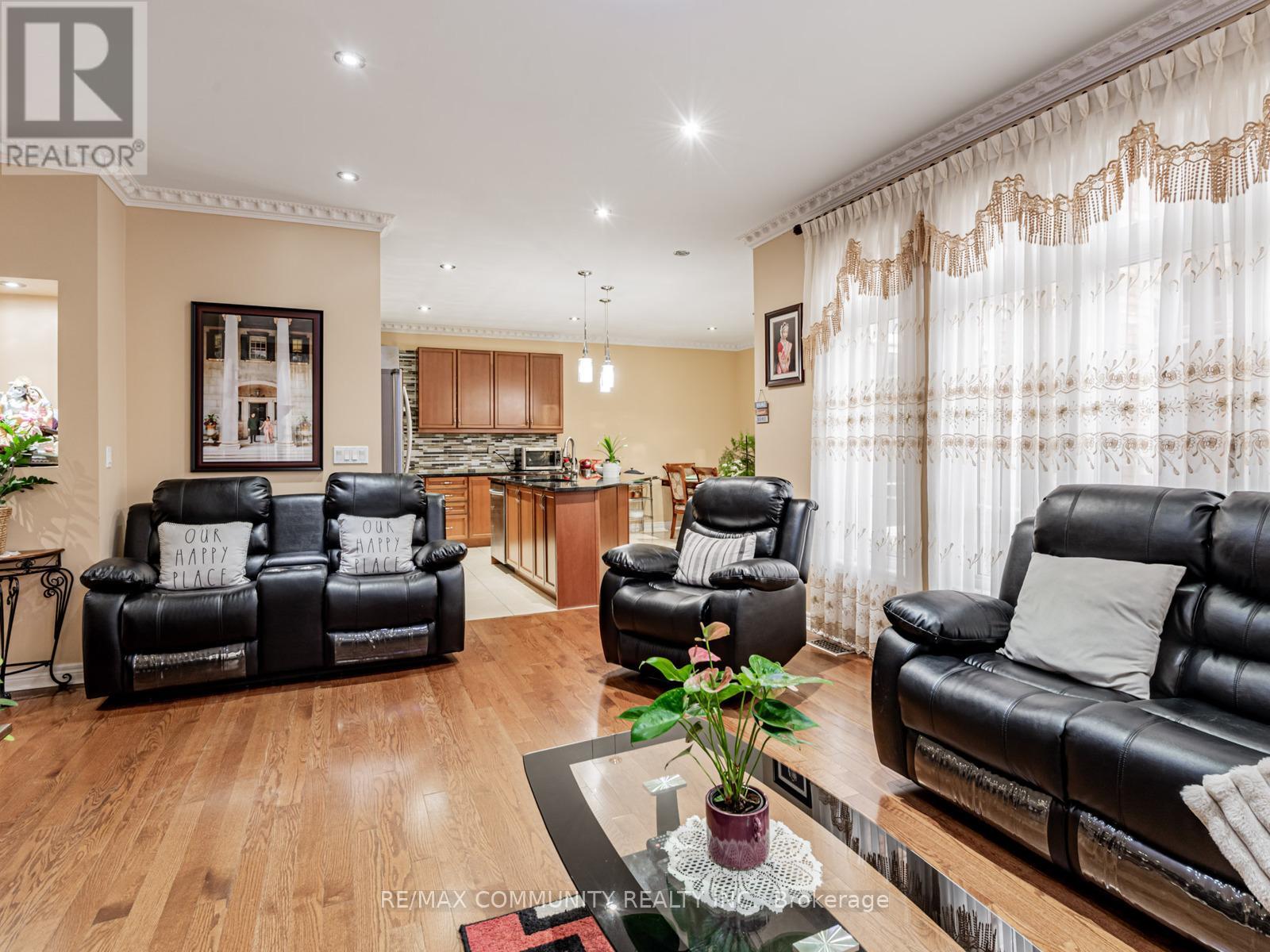 27 Windyton Avenue, Markham, Ontario  L6B 0V5 - Photo 9 - N12535350