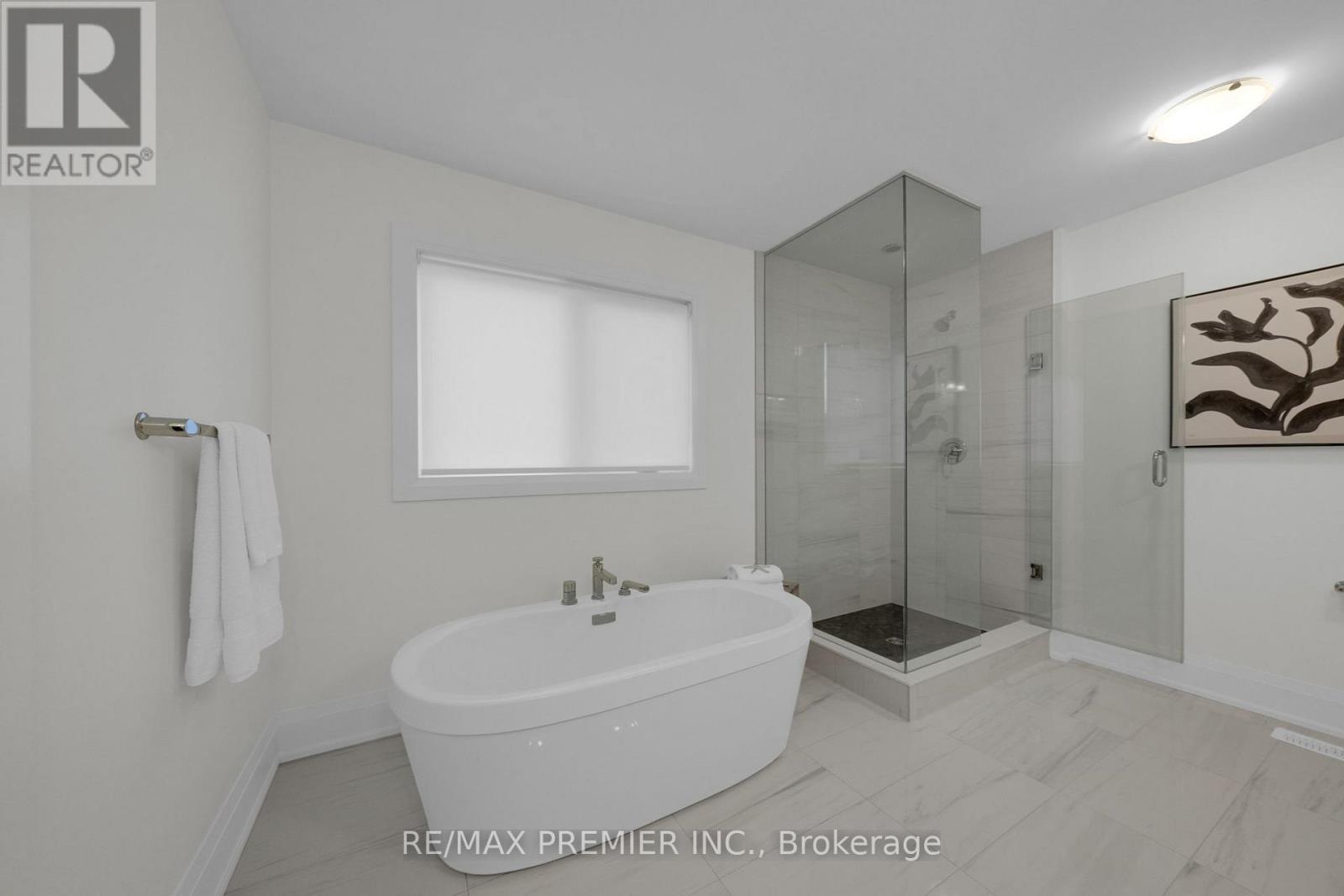 108 Bartram Crescent, Bradford West Gwillimbury, Ontario  L3Z 4J2 - Photo 35 - N12545196