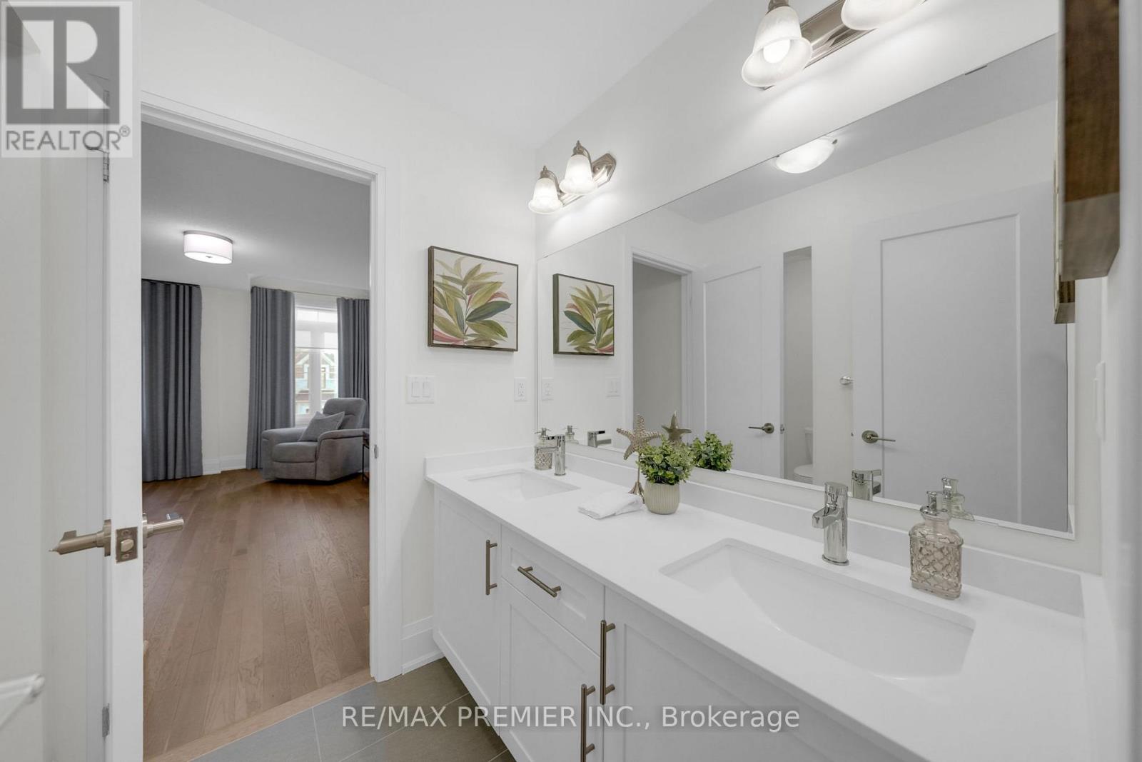 108 Bartram Crescent, Bradford West Gwillimbury, Ontario  L3Z 4J2 - Photo 39 - N12545196