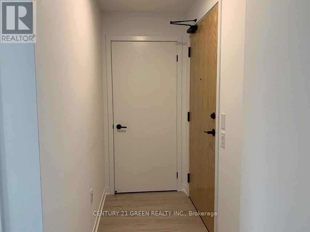 2210 - 2495 Eglinton Avenue W, Mississauga, Ontario  L5M 2T2 - Photo 2 - W12545106