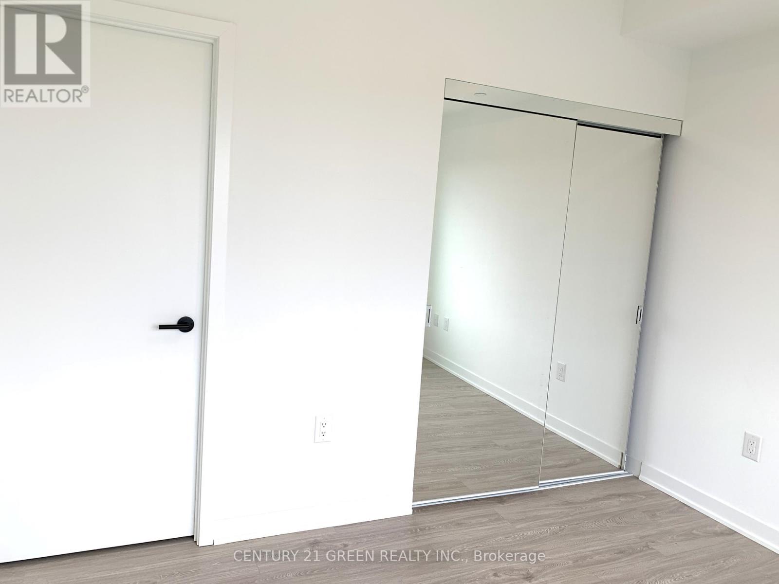 2210 - 2495 Eglinton Avenue W, Mississauga, Ontario  L5M 2T2 - Photo 9 - W12545106