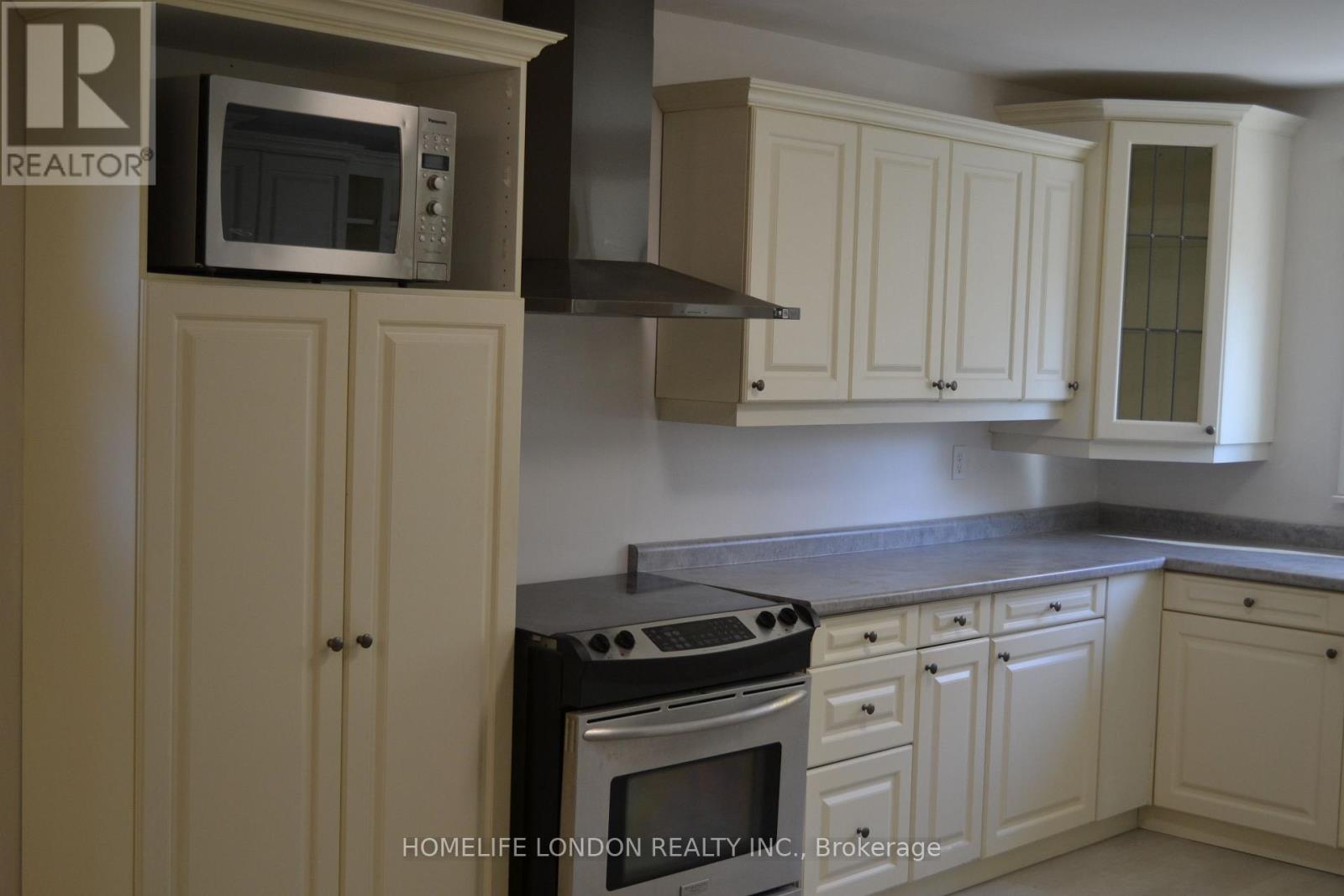 10420 Talbotville Gore Road S, Southwold, Ontario  N5P 3T2 - Photo 15 - X12530172