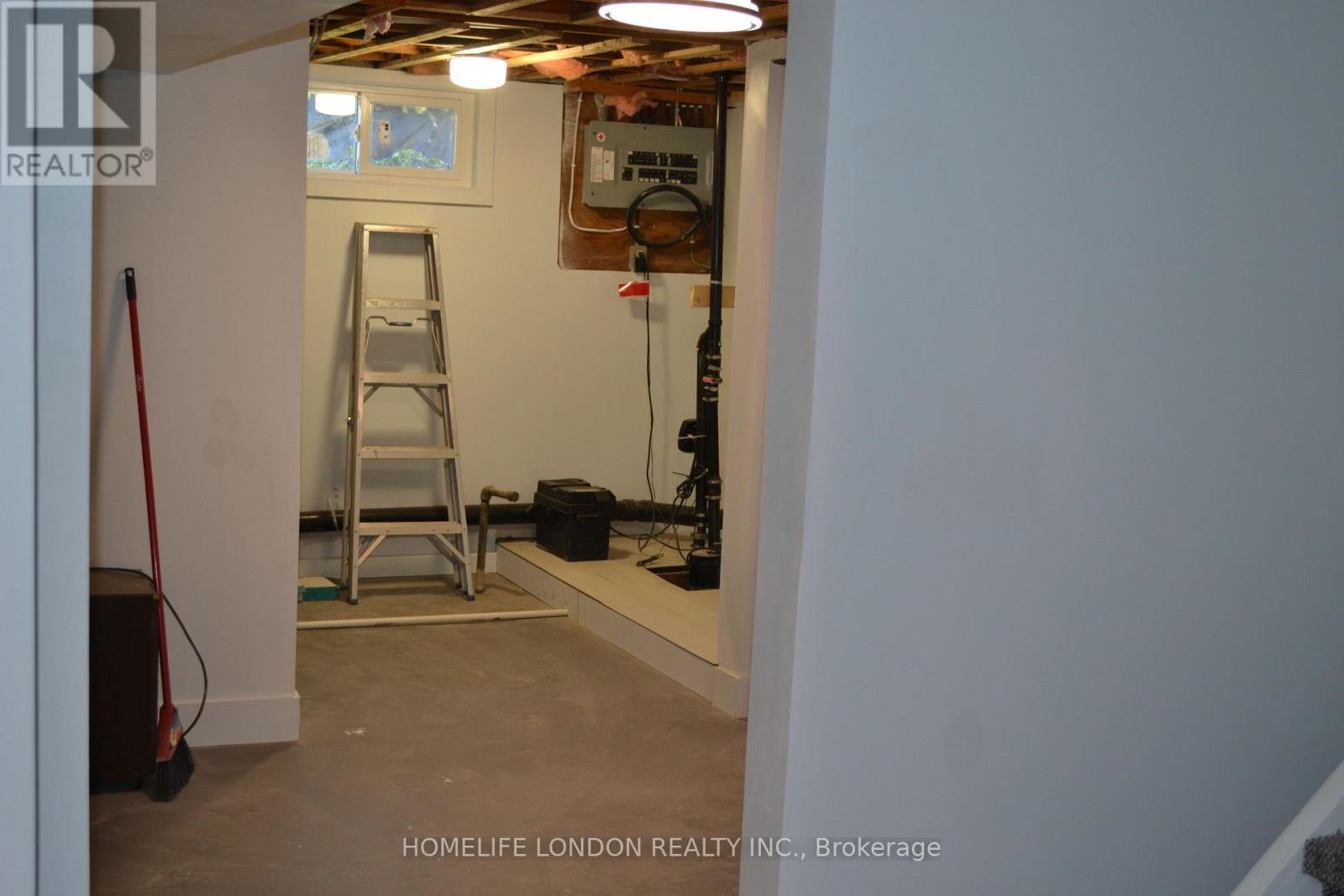 10420 Talbotville Gore Road S, Southwold, Ontario  N5P 3T2 - Photo 32 - X12530172