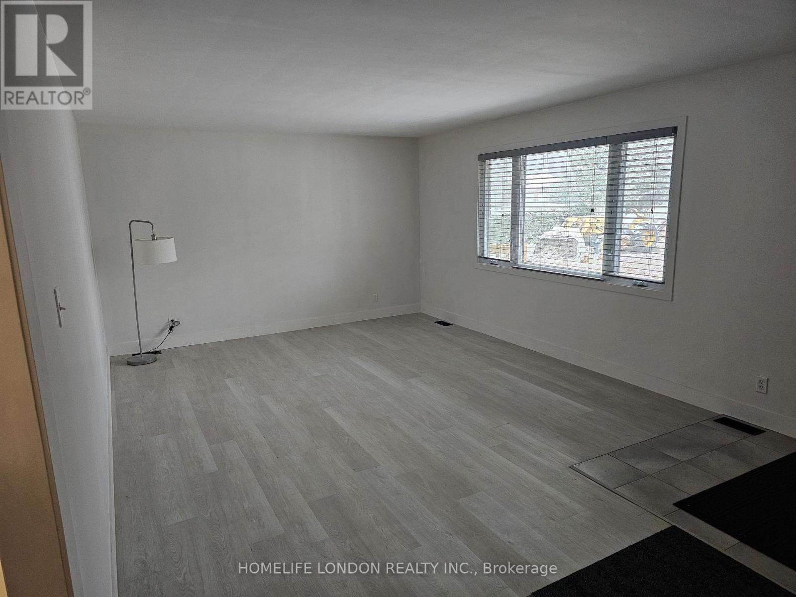 10420 Talbotville Gore Road S, Southwold, Ontario  N5P 3T2 - Photo 37 - X12530172