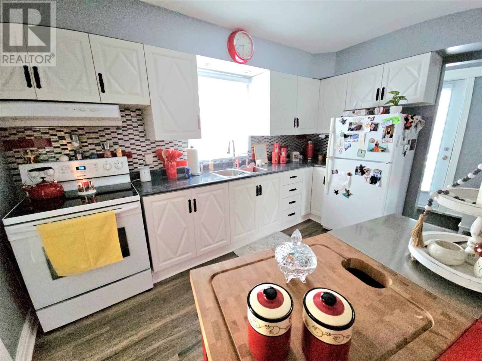 601 Bartlett Drive, Labrador City, Newfoundland & Labrador  A2V 1G7 - Photo 11 - 1292597