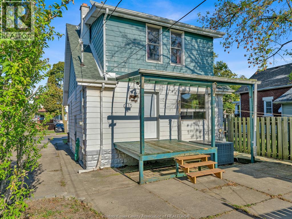 943 Pillette Road, Windsor, Ontario  N8Y 3B7 - Photo 3 - 25028856