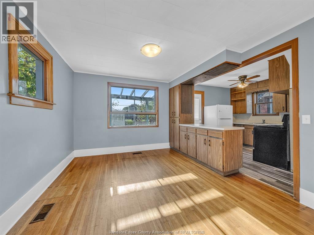 943 Pillette Road, Windsor, Ontario  N8Y 3B7 - Photo 10 - 25028856