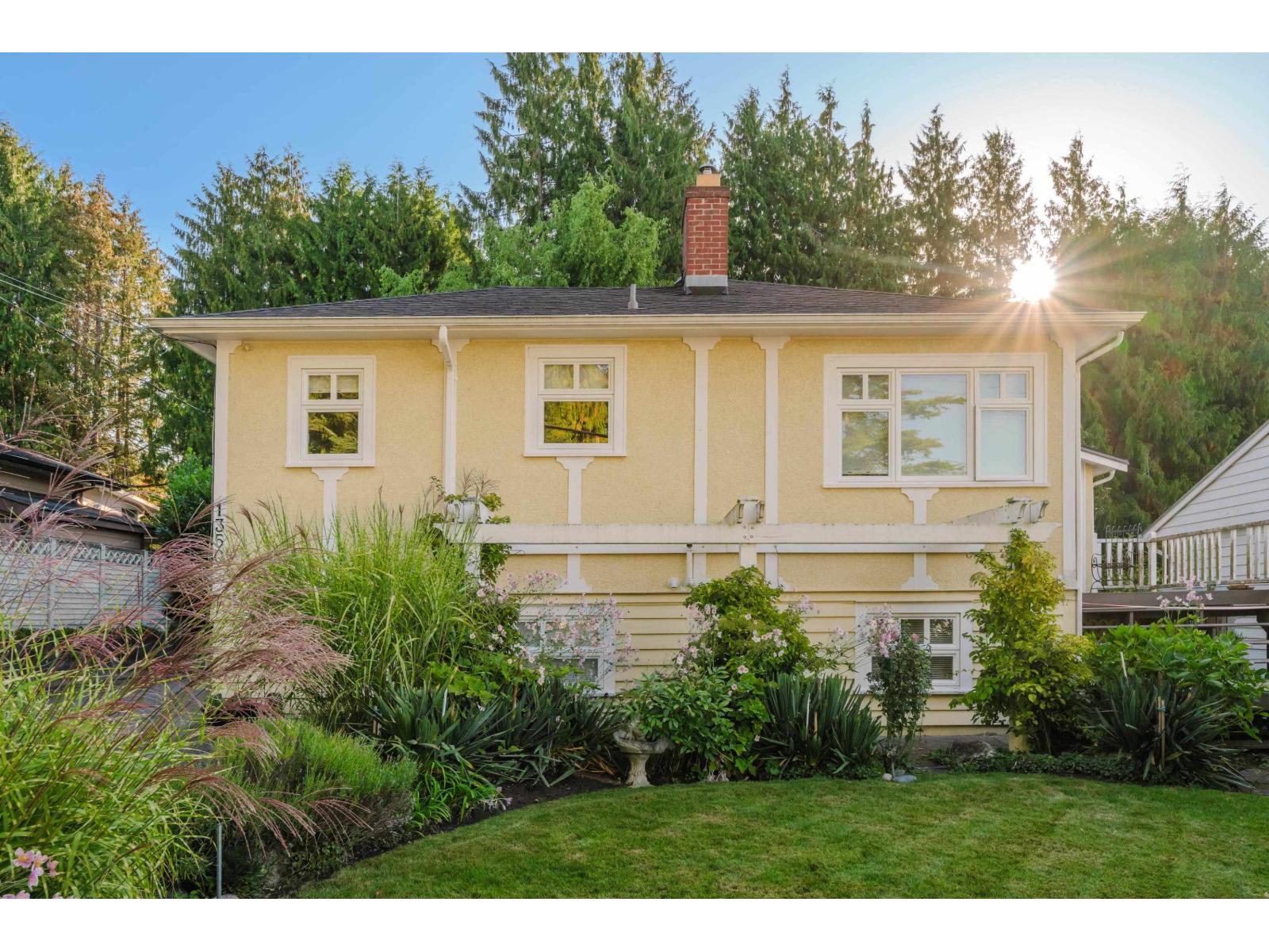 1350 EVERALL STREET, White Rock, British Columbia