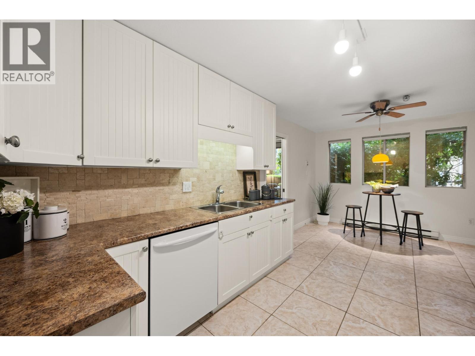 105 5 Renaissance Square, New Westminster, British Columbia  V3M 6K5 - Photo 23 - R3067306