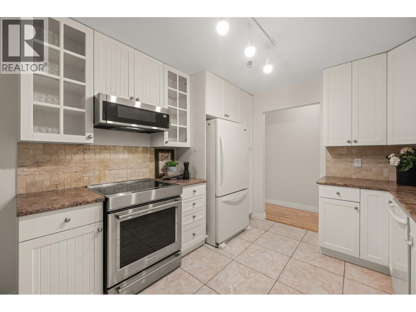 105 5 Renaissance Square, New Westminster, British Columbia  V3M 6K5 - Photo 21 - R3067306