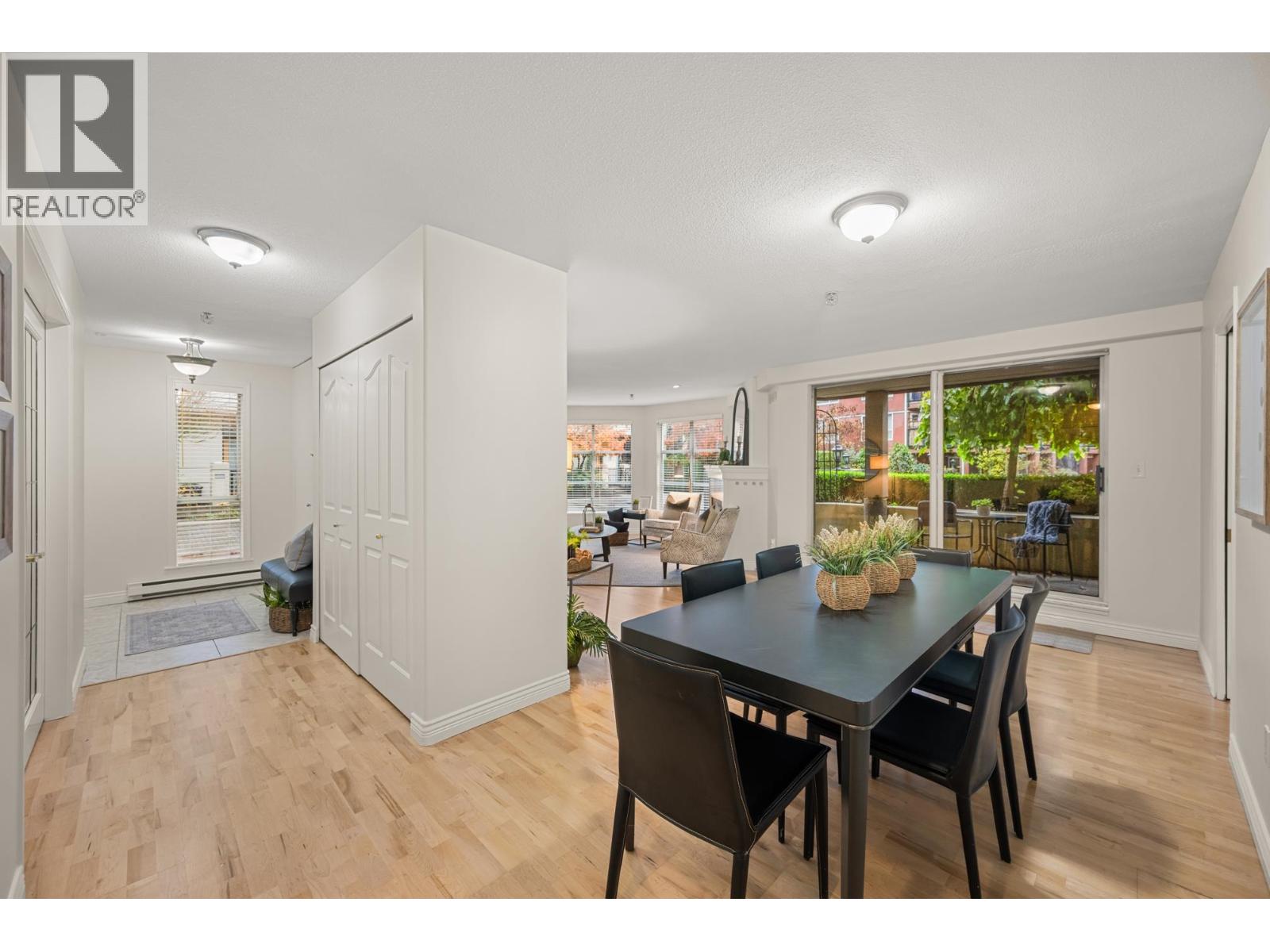 105 5 Renaissance Square, New Westminster, British Columbia  V3M 6K5 - Photo 5 - R3067306