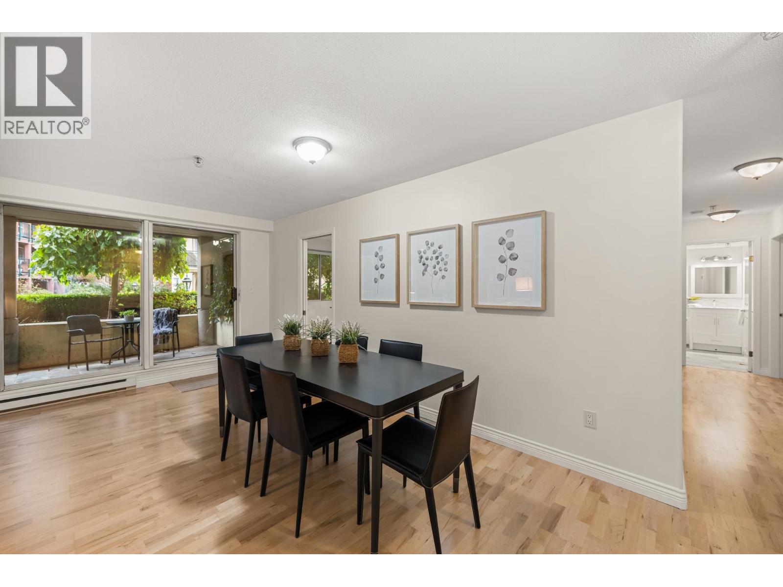 105 5 Renaissance Square, New Westminster, British Columbia  V3M 6K5 - Photo 4 - R3067306