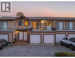 13 1872 HARBOUR STREET