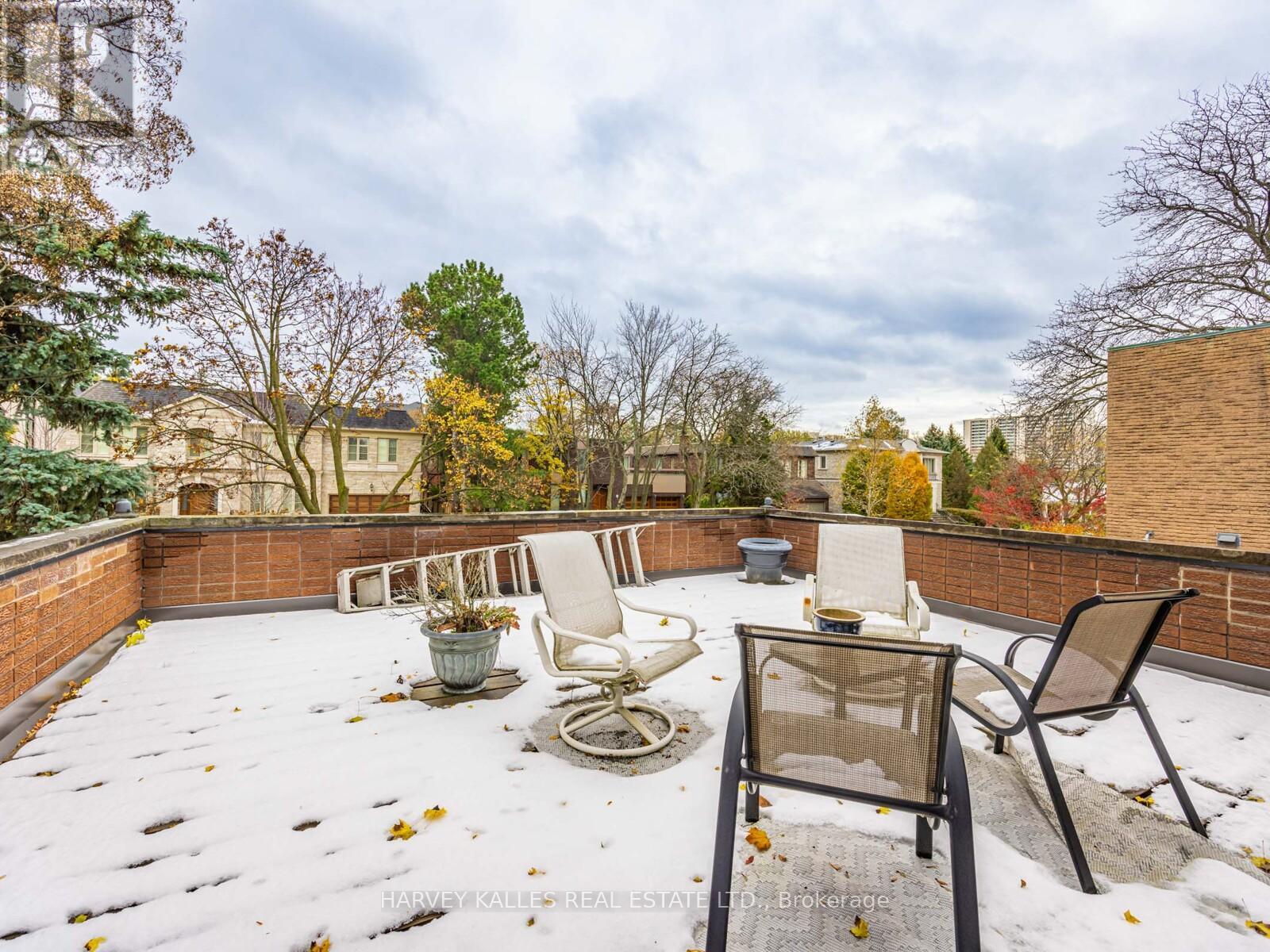 92 Prue Avenue, Toronto, Ontario  M6B 1R5 - Photo 32 - C12544516