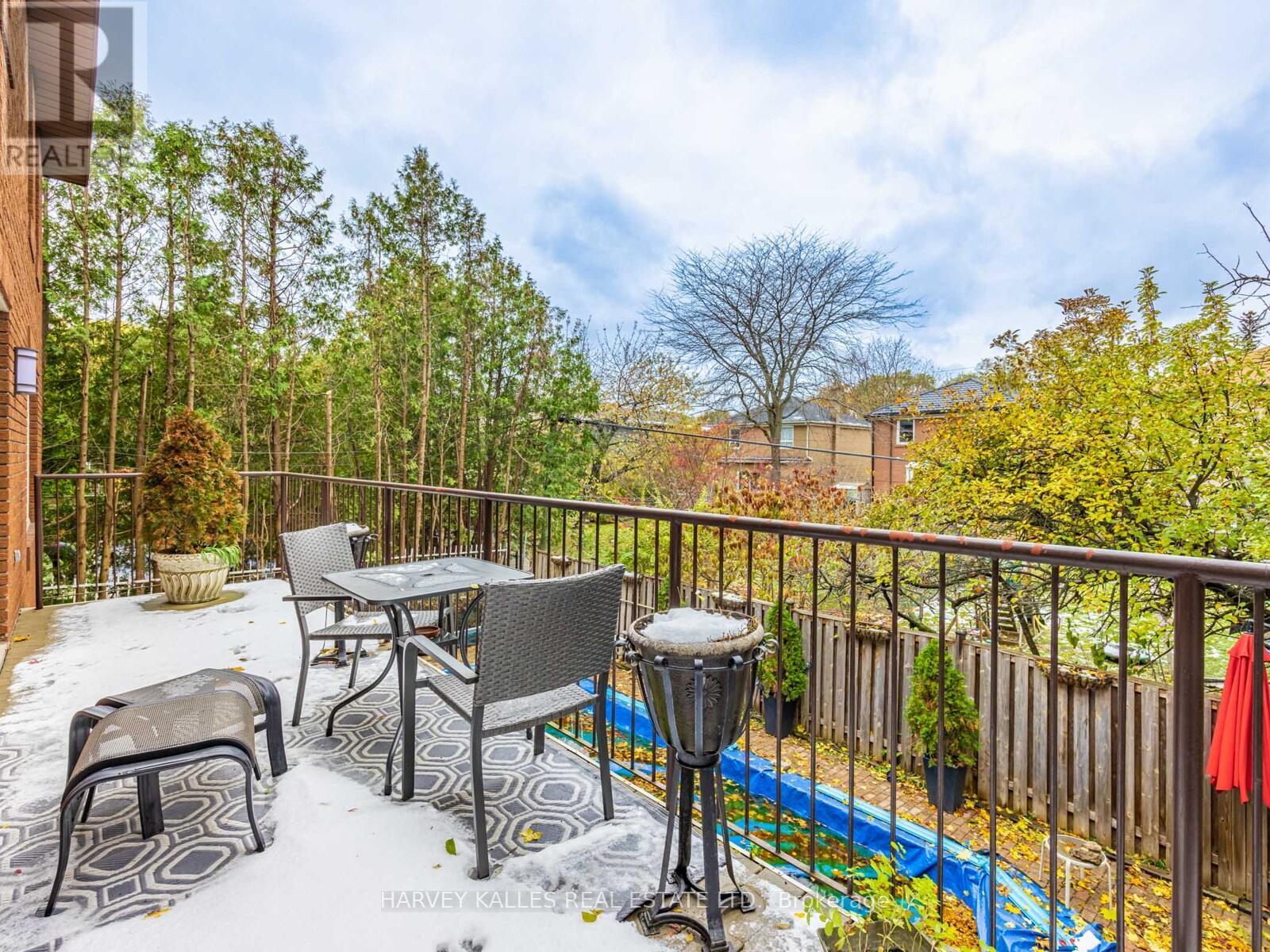 92 Prue Avenue, Toronto, Ontario  M6B 1R5 - Photo 38 - C12544516