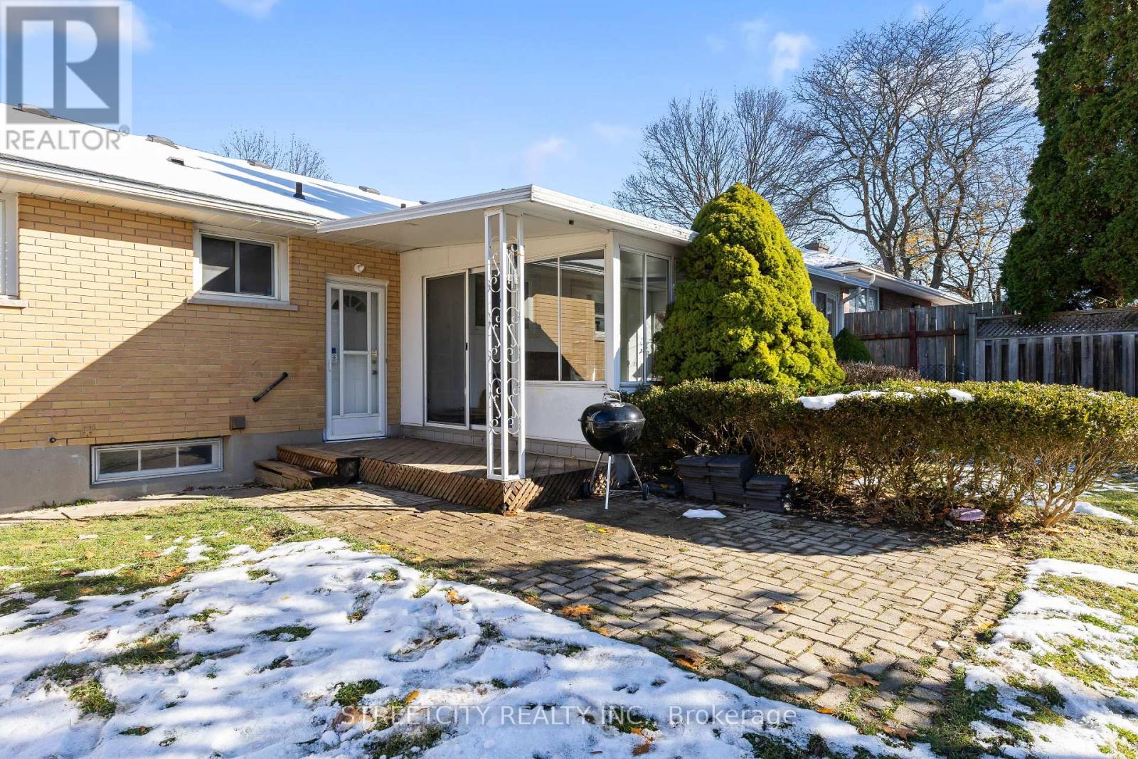 159 Centre Street, London South, Ontario  N6J 1T7 - Photo 38 - X12537776