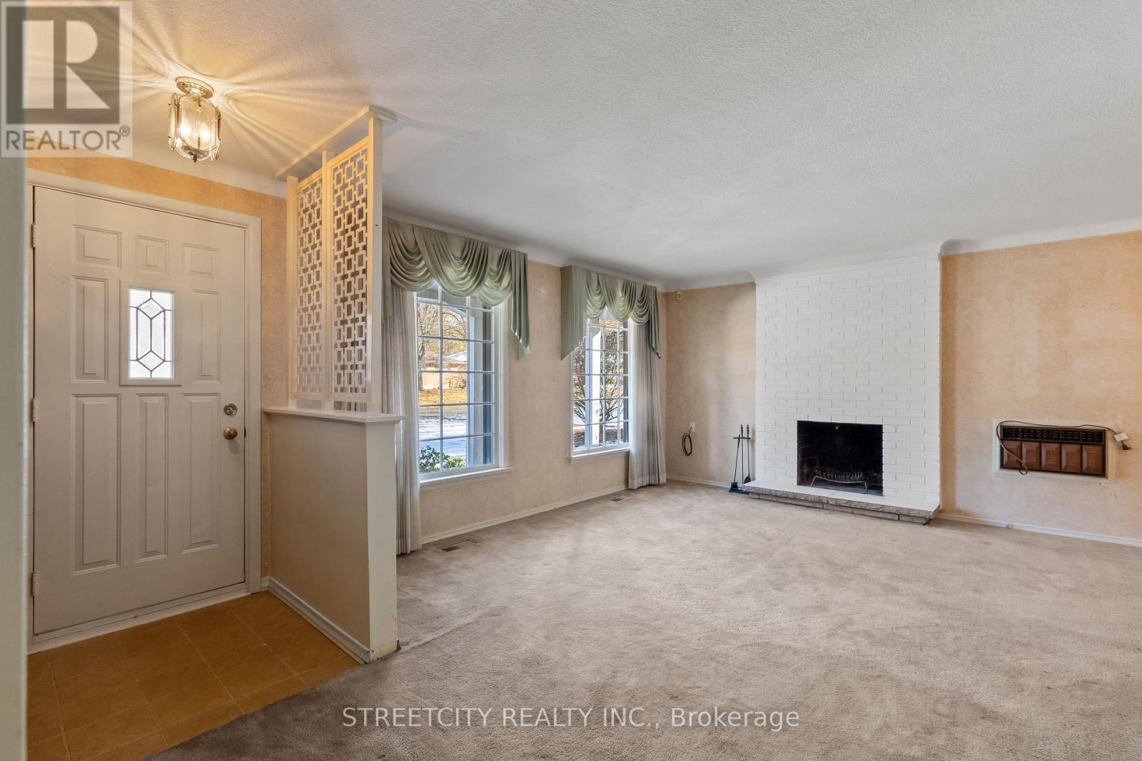 159 Centre Street, London South, Ontario  N6J 1T7 - Photo 8 - X12537776