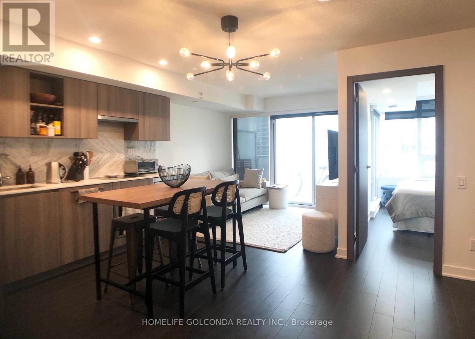 910 - 19 BATHURST STREET, Toronto, Ontario