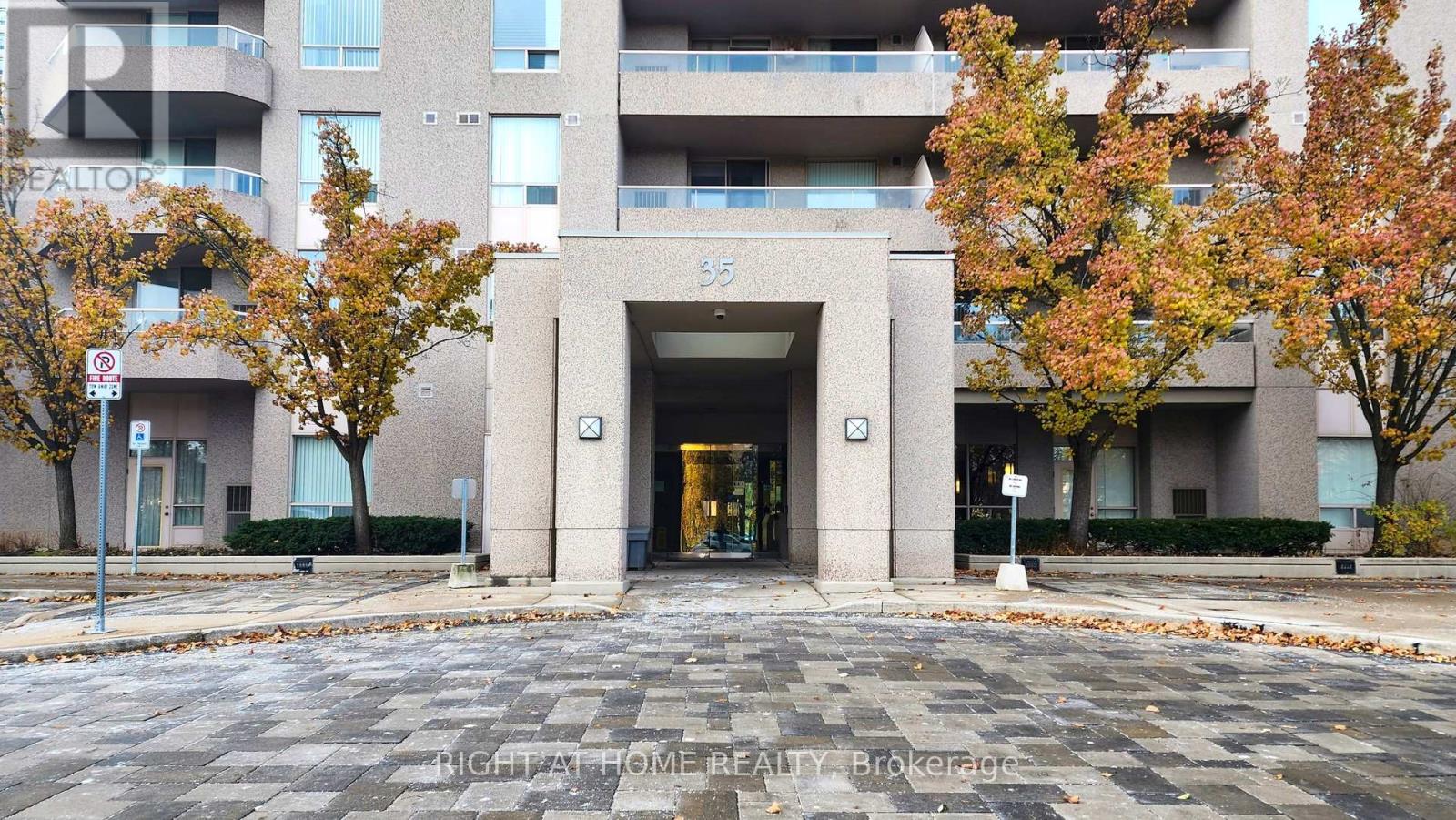 207 - 35 EMPRESS AVENUE, Toronto, Ontario