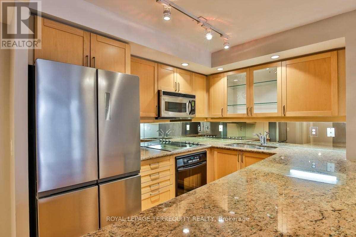 902 - 140 Simcoe Street, Toronto, Ontario  M5H 4E9 - Photo 10 - C12545882