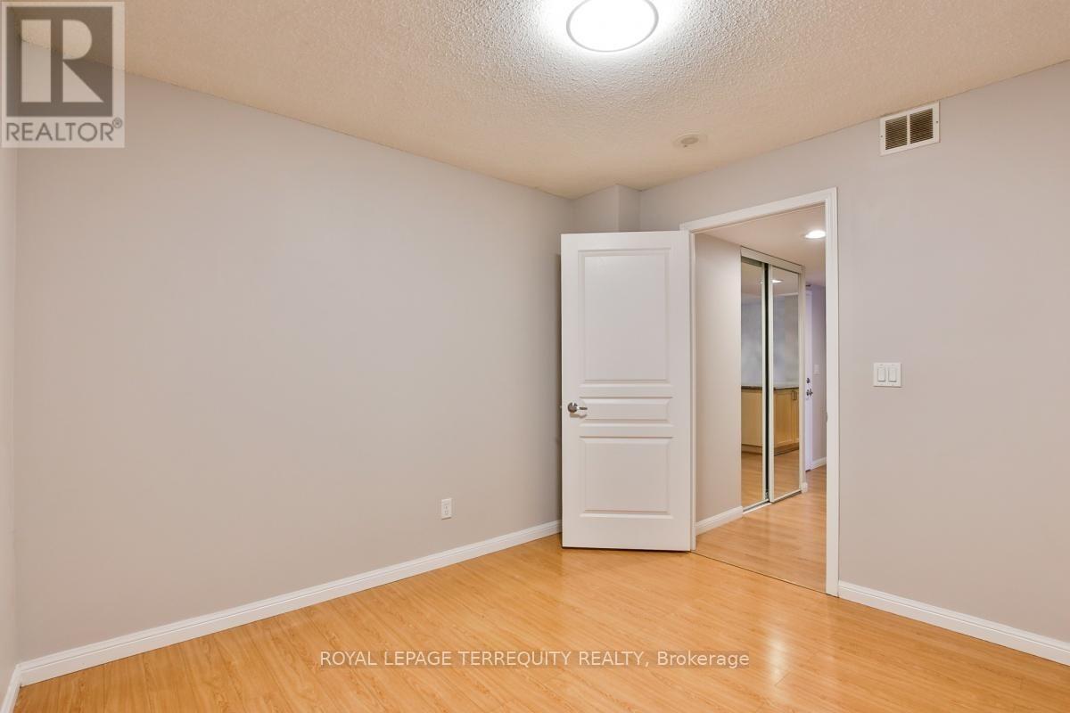 902 - 140 Simcoe Street, Toronto, Ontario  M5H 4E9 - Photo 11 - C12545882