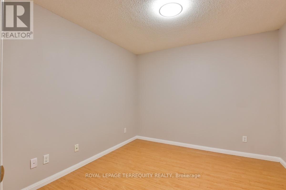 902 - 140 Simcoe Street, Toronto, Ontario  M5H 4E9 - Photo 12 - C12545882