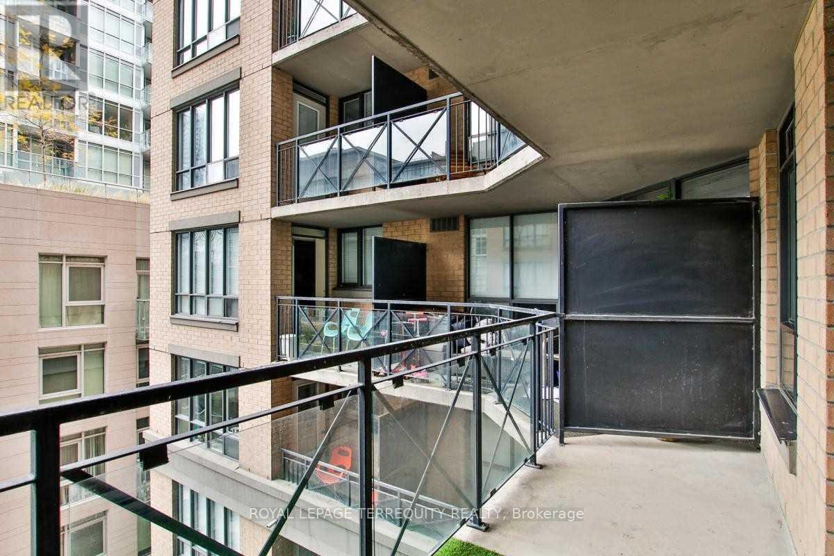 902 - 140 Simcoe Street, Toronto, Ontario  M5H 4E9 - Photo 16 - C12545882