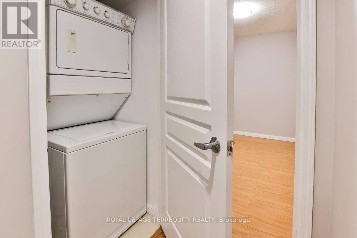 902 - 140 Simcoe Street, Toronto, Ontario  M5H 4E9 - Photo 18 - C12545882