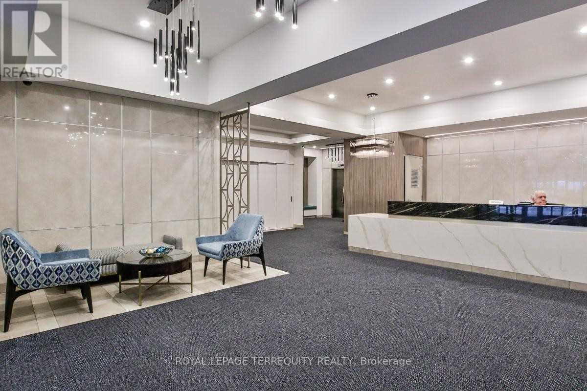 902 - 140 Simcoe Street, Toronto, Ontario  M5H 4E9 - Photo 2 - C12545882