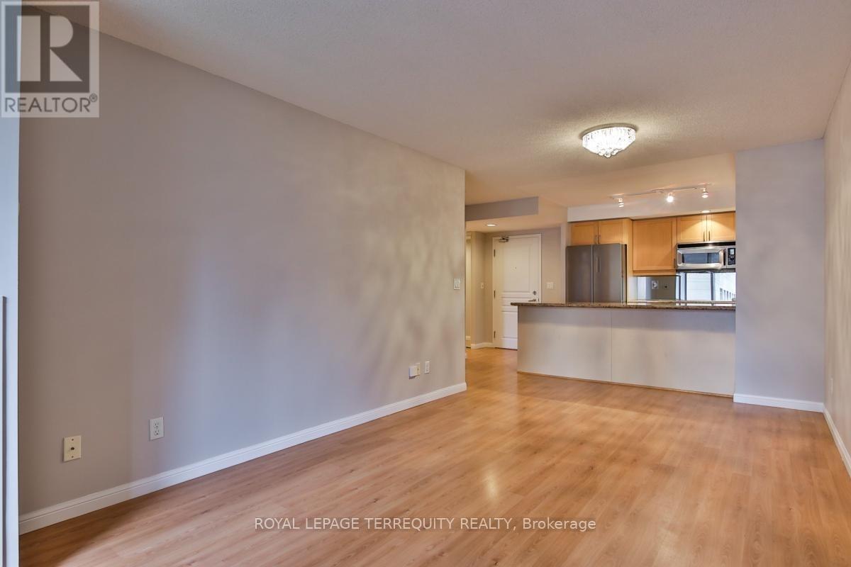 902 - 140 Simcoe Street, Toronto, Ontario  M5H 4E9 - Photo 6 - C12545882