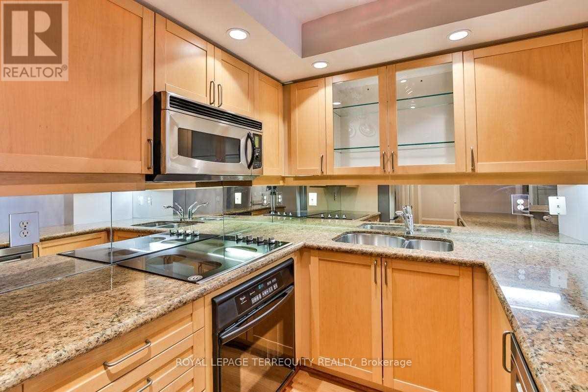 902 - 140 Simcoe Street, Toronto, Ontario  M5H 4E9 - Photo 9 - C12545882