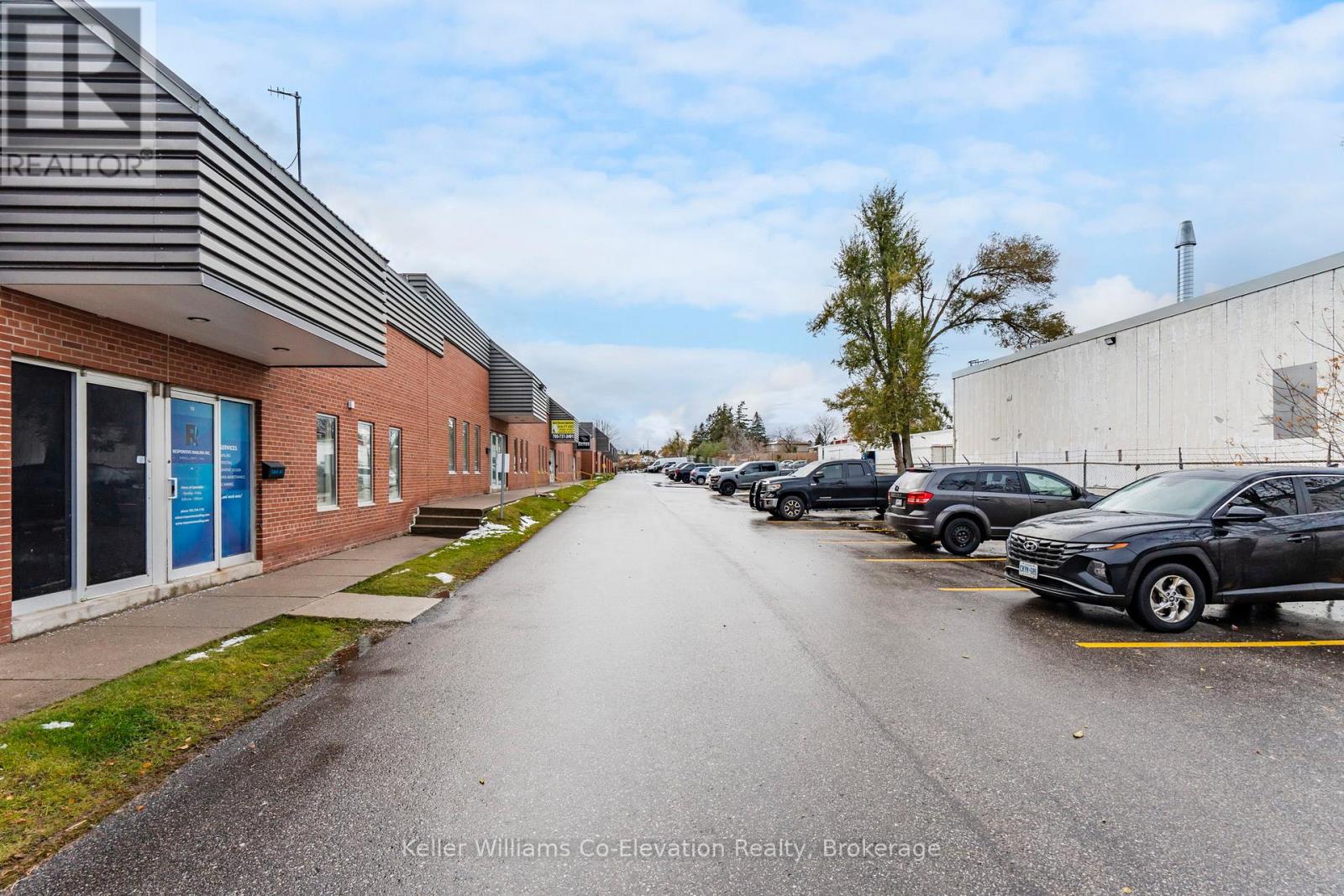 10 - 220 Bayview Drive, Barrie, Ontario  L4N 4Y8 - Photo 2 - S12546022