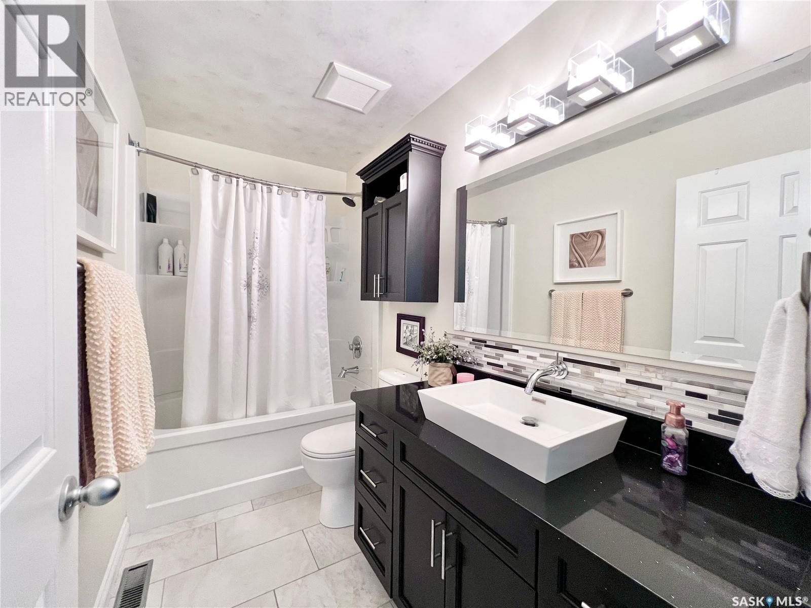 5 Poplar Place, Outlook, Saskatchewan  S0L 2N0 - Photo 33 - SK022312