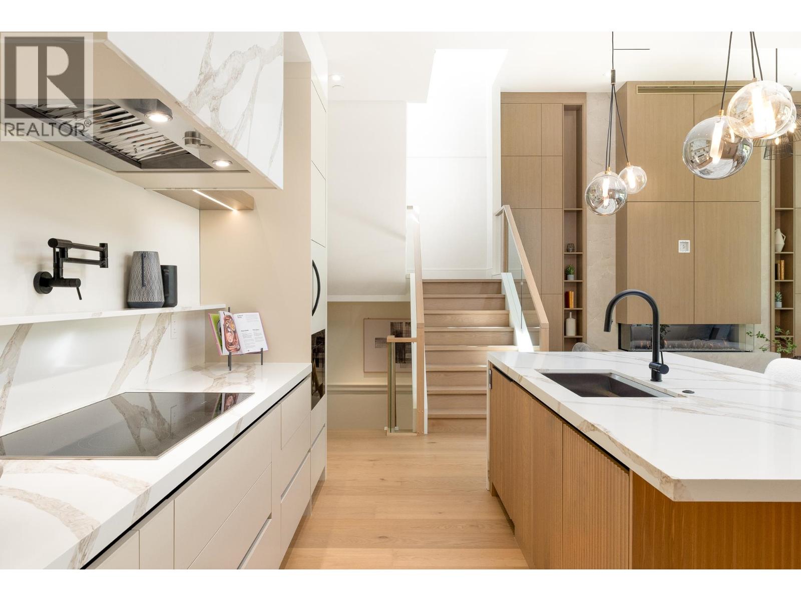 1385 19th Street, West Vancouver, British Columbia  V7V 3X4 - Photo 3 - R3048900