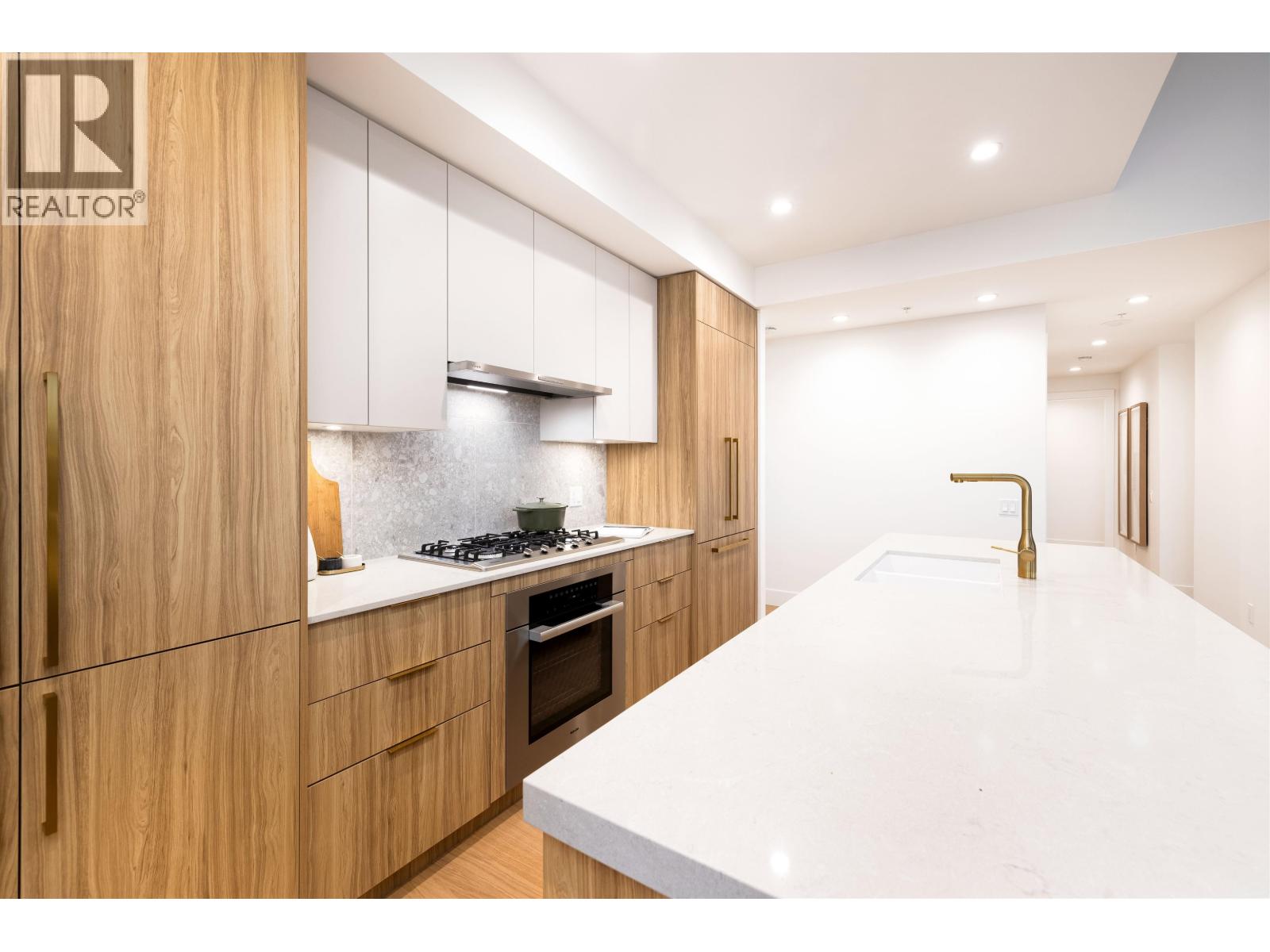 Ph 1103 2325 Emery Court, North Vancouver, British Columbia  V7J 0E8 - Photo 7 - R3048272