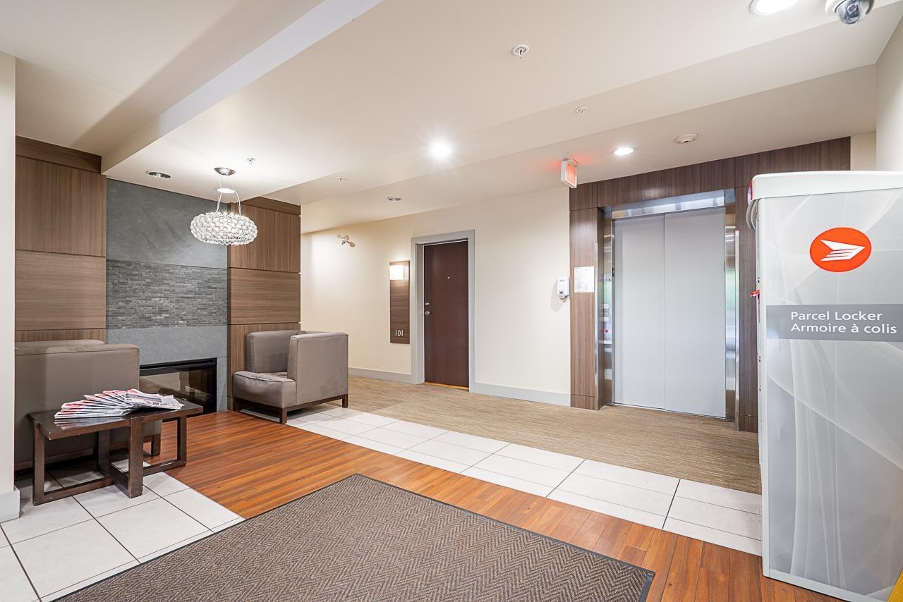 402 6450 194 Street, Surrey, British Columbia  V4N 6J8 - Photo 3 - R3066034