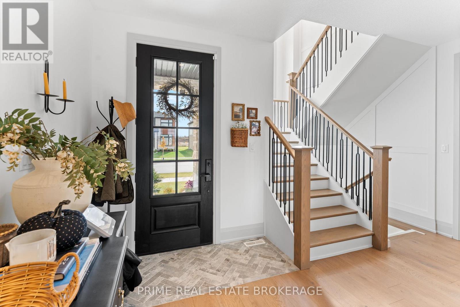 78 Optimist Drive, Southwold, Ontario  N5P 0G3 - Photo 3 - X12546064