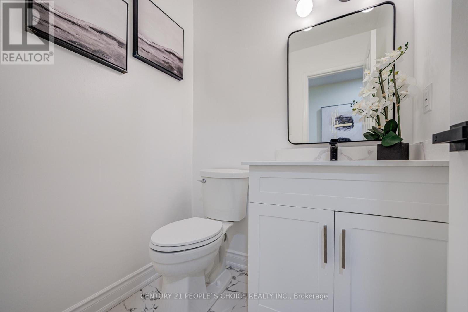 126 Summitcrest Drive, Richmond Hill, Ontario  L4S 1A9 - Photo 4 - N12545788