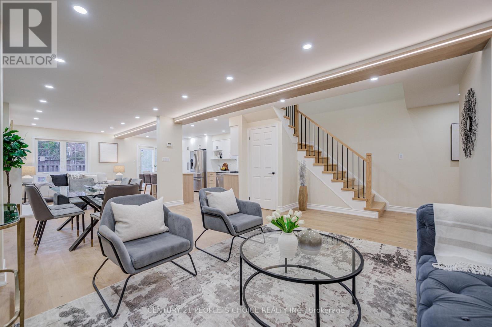 126 Summitcrest Drive, Richmond Hill, Ontario  L4S 1A9 - Photo 9 - N12545788