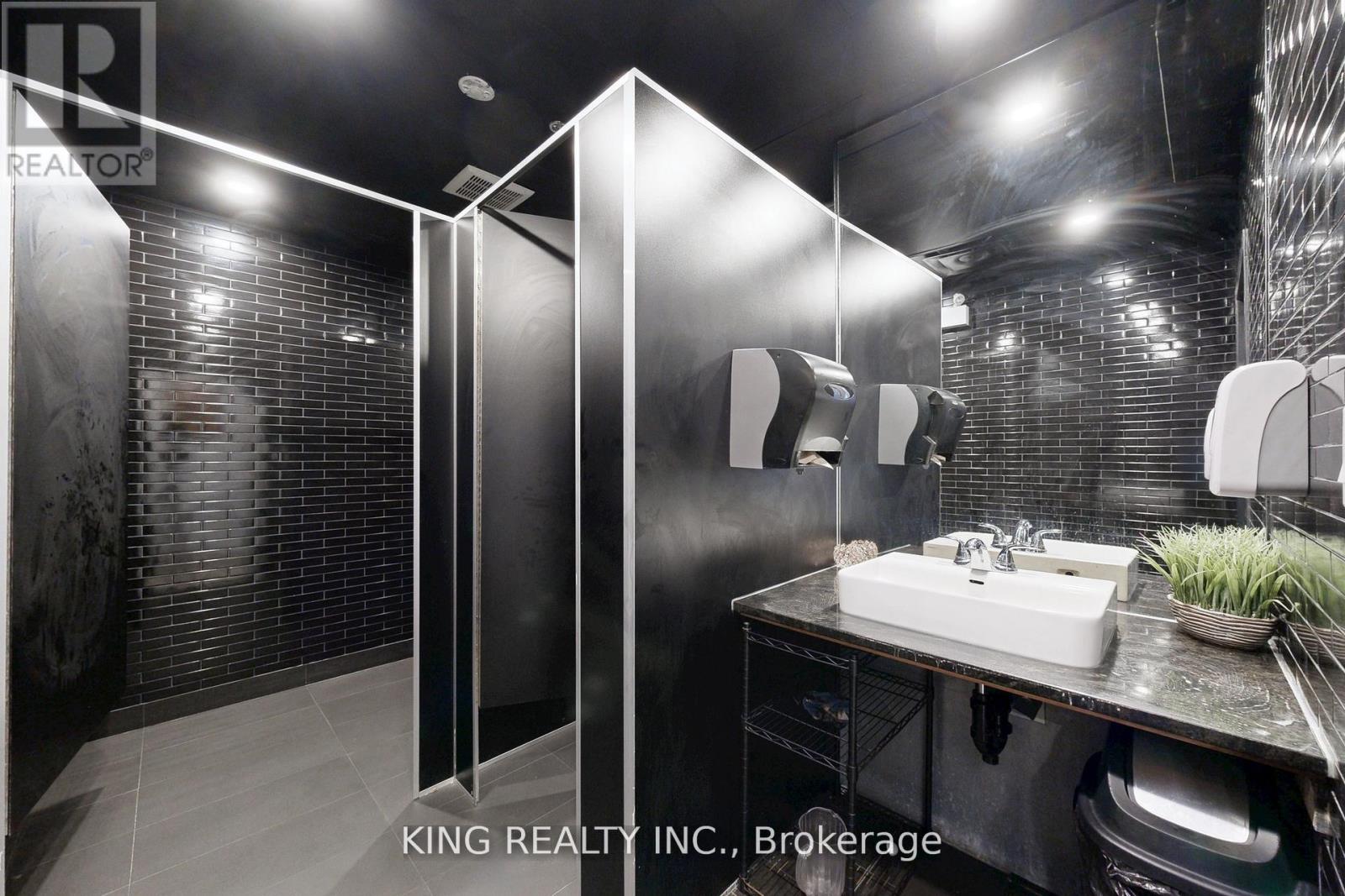 17 - 3175 Rutherford Road, Vaughan, Ontario  L4K 5Y6 - Photo 13 - N12545804