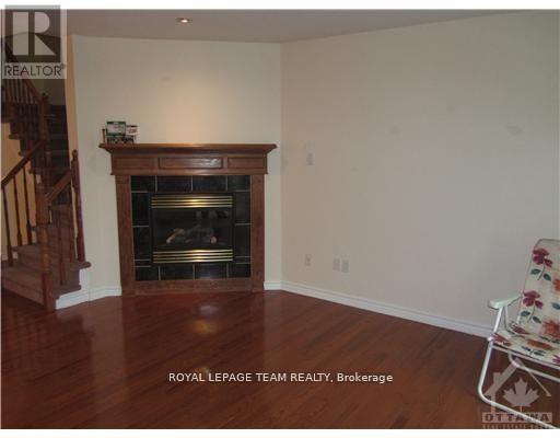 21 Cresthaven Drive, Ottawa, Ontario K2G 7C5 - Photo 2 - X12545886