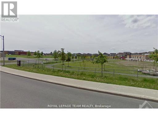 21 Cresthaven Drive, Ottawa, Ontario K2G 7C5 - Photo 9 - X12545886