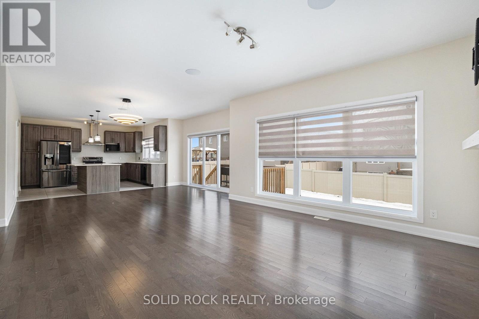 524 Lucent Street, Russell, Ontario K4R 0G3 - Photo 10 - X12545940