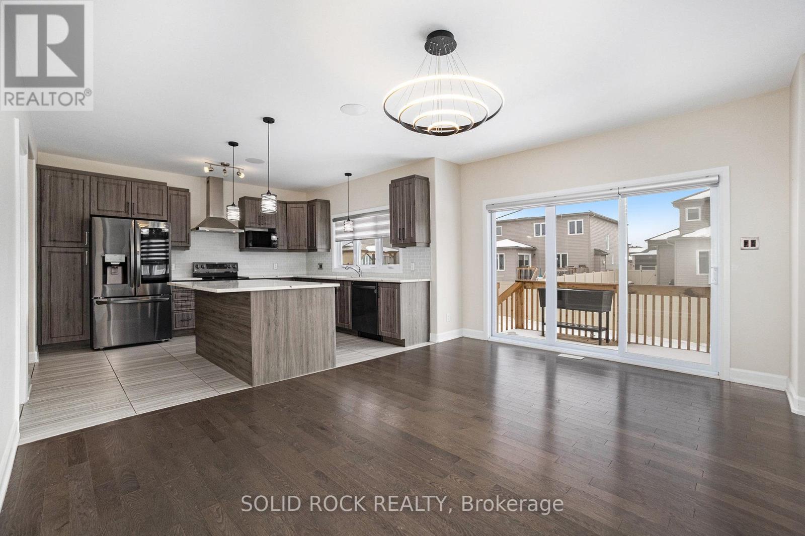 524 Lucent Street, Russell, Ontario K4R 0G3 - Photo 11 - X12545940