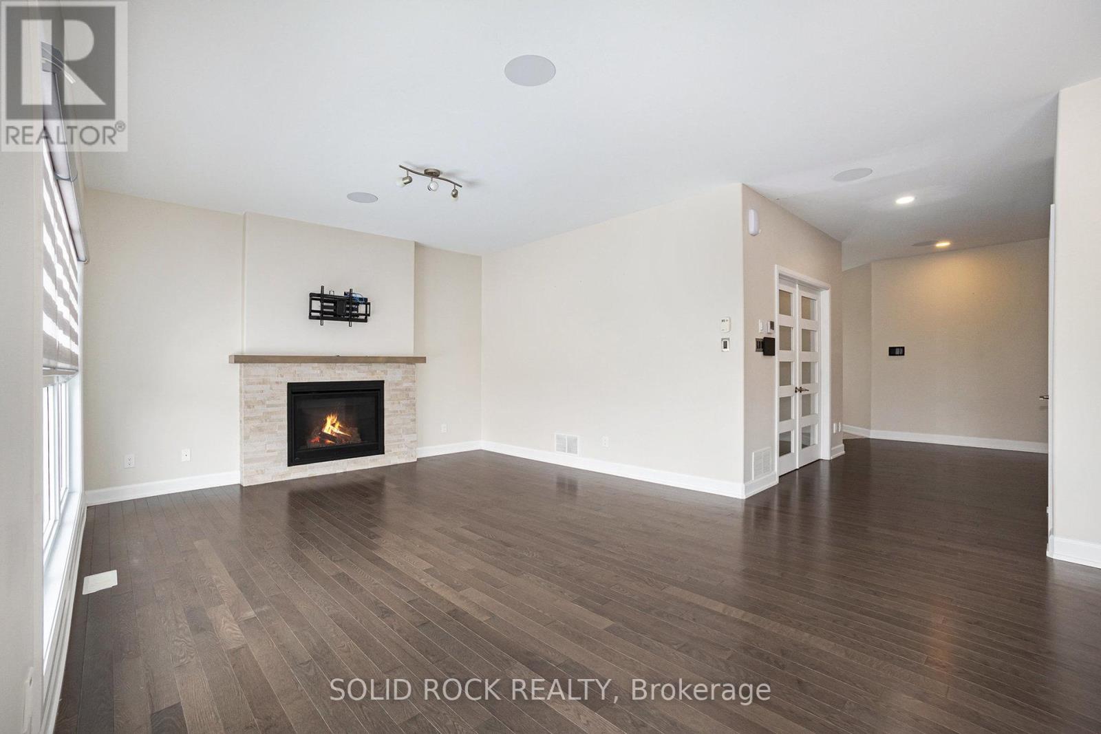 524 Lucent Street, Russell, Ontario K4R 0G3 - Photo 8 - X12545940