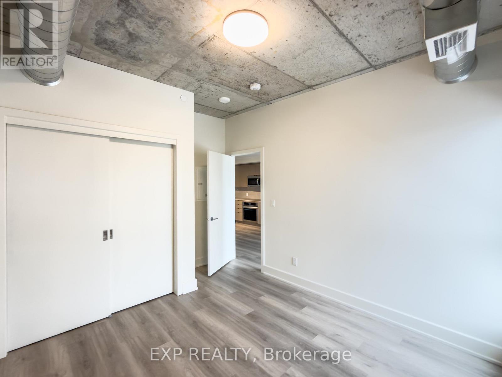 609 - 770 Somerset Street W, Ottawa, Ontario K1R 6P9 - Photo 10 - X12545954